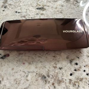 Hourglass Ambient Lighting palette barely used
